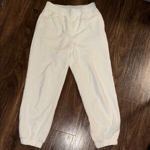 Women’s UNIQLO jogger sweatpants